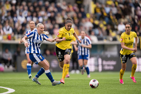 IFK Göteborgs Alice Lindqvist och Elfsborgs Jennifer Brinck
