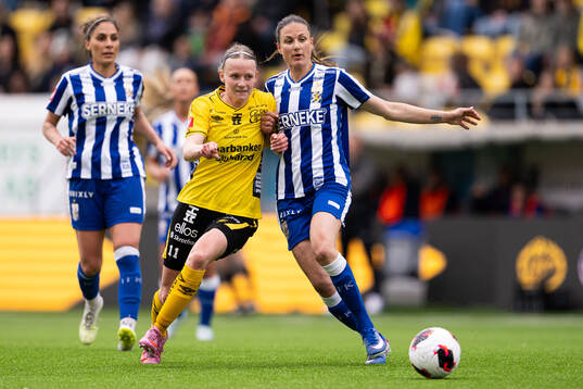 Elfsborgs Leann Nyström och IFK Göteborgs Beata Kollmats