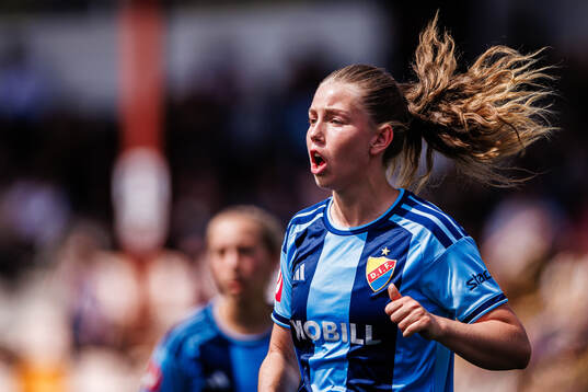 Djurgårdens Elsa Pelgander reagerar