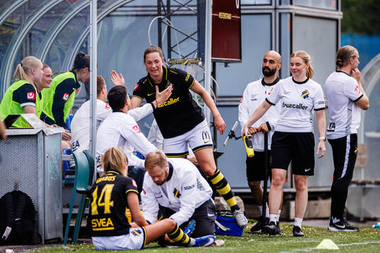 AIKs Jennie Nordin med lagkamrater
