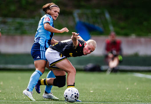 Djurgårdens Alexsandra Lobanova och AIKs Nova Selin