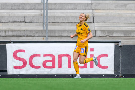 IFK Norrköpings Beatrice Persson jublar
