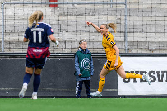 IFK Norrköpings Beatrice Persson jublar