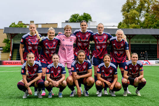 Rosengårds spelare ställer upp för lagbild