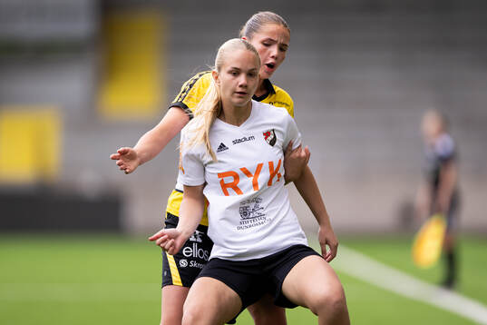 Enskedes Malin Almqvist och Elfsborgs Stella Holmén