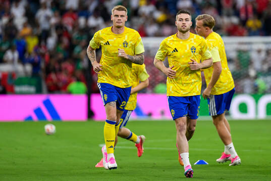 Eric Smith and Gabriel Gudmundsson of Sweden
