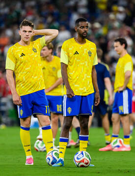 Viktor Gyökeres and Alexander Isak of Sweden