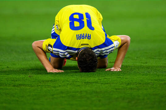 Yasin Ayari of Sweden celebrates