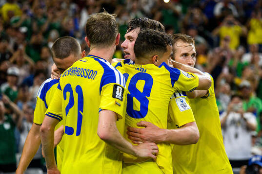 Gustaf Lagerbielke, Alexander Bernhardsson, Viktor