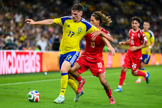 Viktor Gyökeres of Sweden and Hannibal Mejbri of Tunisia