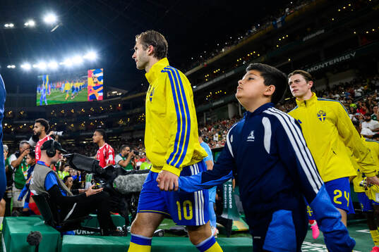 Benjamin Nygren and Elliot Stroud of Sweden