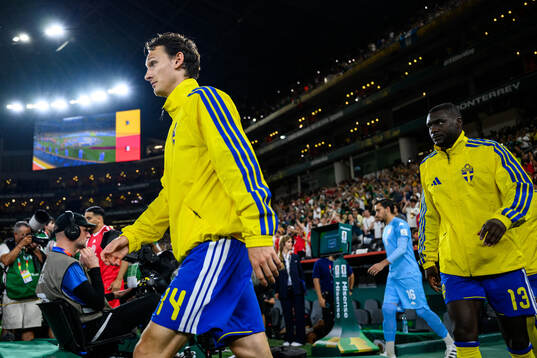 Hjalmar Ekdal and Ken Sema of Sweden
