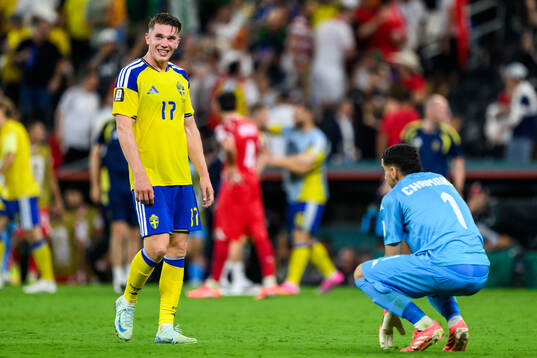 Viktor Gyökeres of Sweden and goalkeeper Mouhib Chamakh of