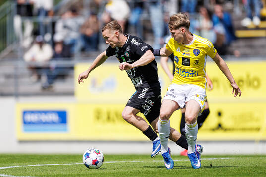 Örebros Jacob Ouro Ortmark och Falkenbergs Hampus