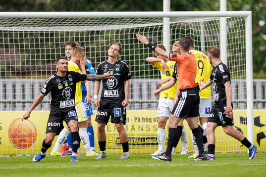 Örebros Ahmed Yasin reagerar