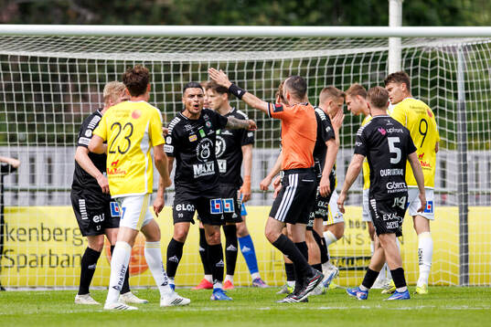 Örebros Ahmed Yasin reagerar