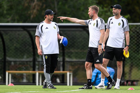 Assistant coach Björn Hamberg, head coach Graham Potter