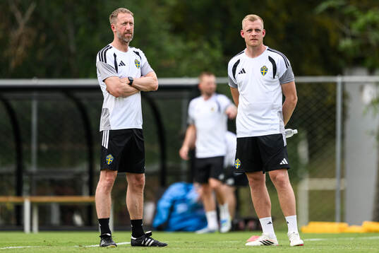 Head coach Graham Potter and goalkeeper coach Linus