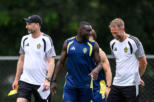 Assistant coach Andreas Georgson, Ken Sema and head coach