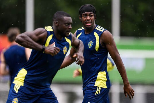 Ken Sema and Anthony Elanga of the Swedish national