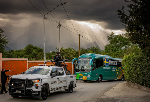 The Swedish national football team's bus arrives