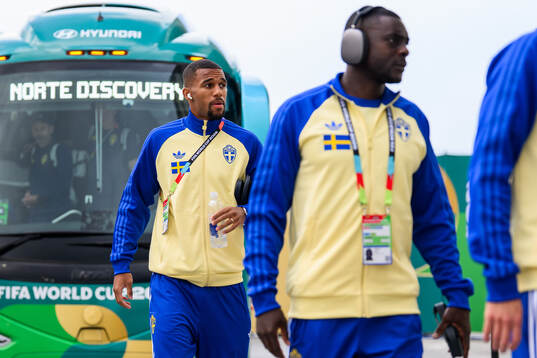 Isak Hien of Sweden arrives at Estadio Monterrey