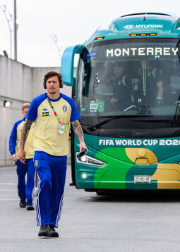 Victor Nilsson Lindelöf of Sweden arrives at Estadio