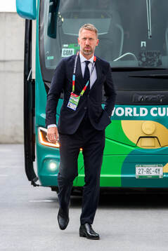 Head coach Graham Potter of Sweden arrives at Estadio