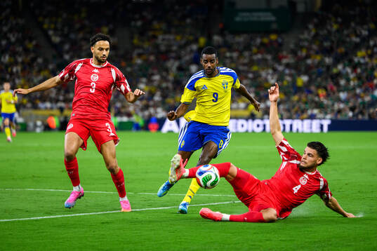Alexander Isak of Sweden against Montassar Talbi and Omar