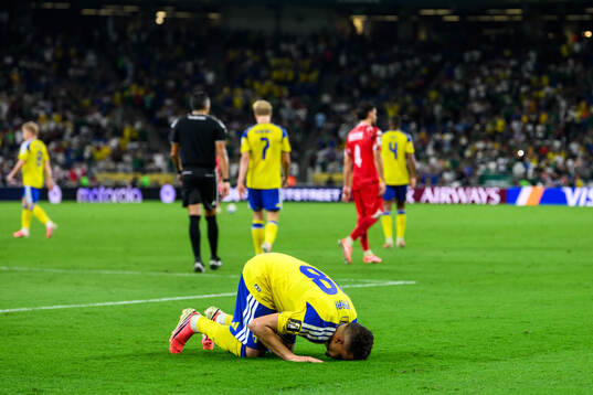Yasin Ayari of Sweden celebrates