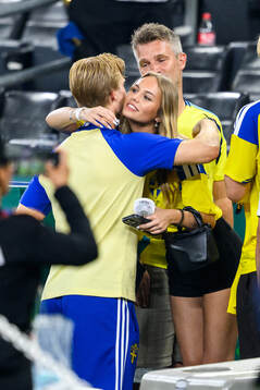 Lucas Bergvall of Sweden with his girlfriend Mackenzie