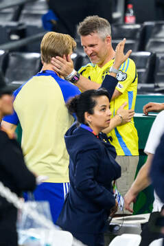 Lucas Bergvall of Sweden with his father