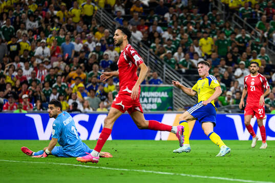 Viktor Gyökeres of Sweden scores 3-1