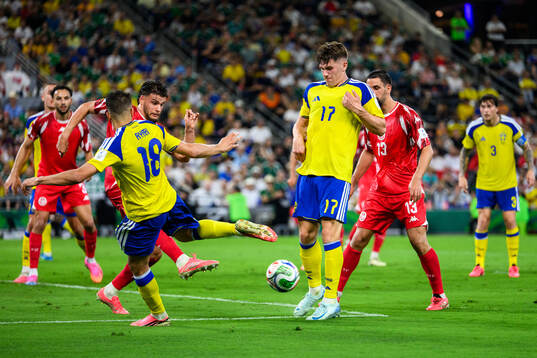 Yasin Ayari and Viktor Gyökeres of Sweden