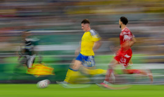 Viktor Gyökeres of Sweden and Montassar Talbi of Tunisia