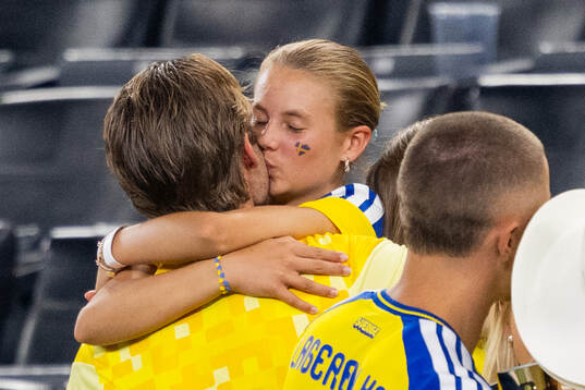 Benjamin Nygren of Sweden with his girlfriend Andrea