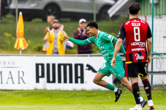 Ljungskiles Alex Rasheed jublar