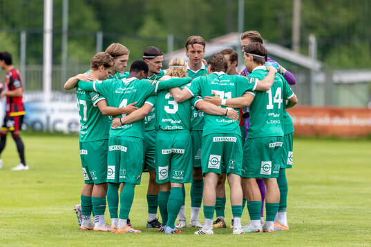 Ljungskiles spelare laddar för match