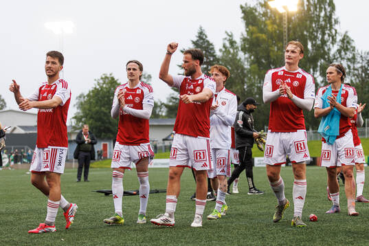 Bläddra bland fler bilder av Fotboll, Superettan, Sandviken - Brage