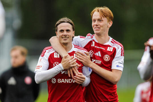 Sandvikens Johan Arvidsson och Fabian Andersson jublar