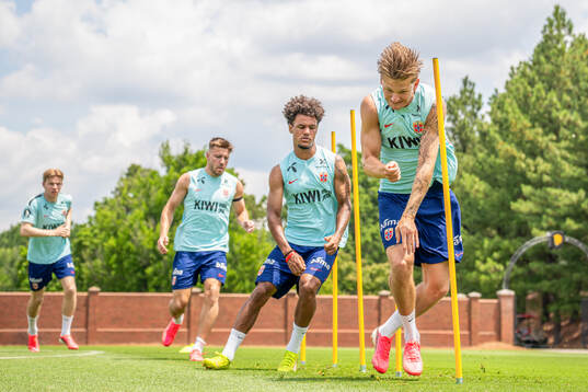 Bläddra bland fler bilder av Football, FIFA World Cup 2026, day 4, Norway, training