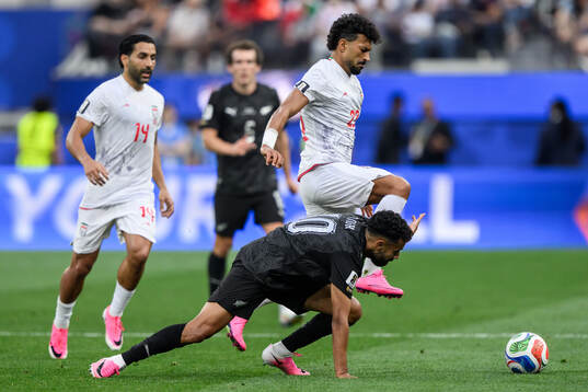 Saman Ghoddos and Ramin Rezaeian of Iran against Sarpreet