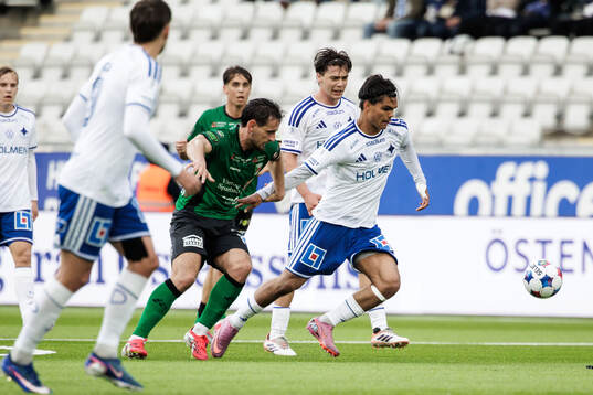 Varbergs Erion Sadiku och IFK Norrköpings Noel Sernelius