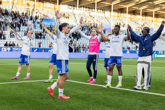 IFK Norrköpings Elias Jemal jublar med lagkamrater