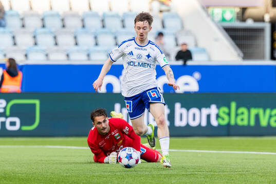 Varbergs målvakt Oscar Ekman och IFK Norrköpings Ryan