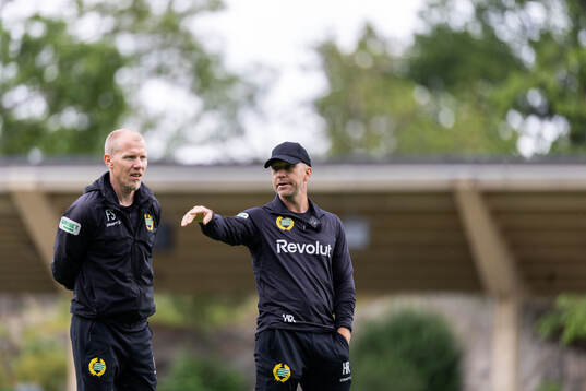 Hammarbys assisterande tränare Fredrik Samuelsson och