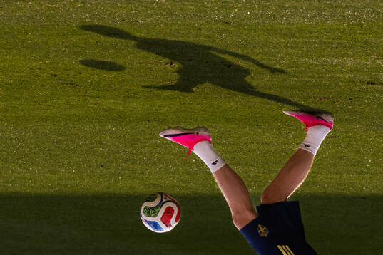 The shadow of Lucas Bergvall of the Swedish national