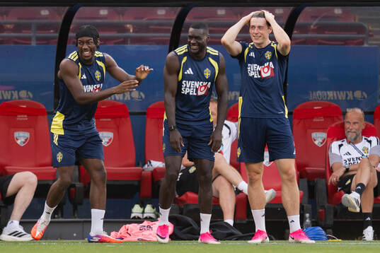 Anthony Elanga, Ken Sema and Elliot Stroud of the Swedish