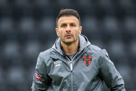 Nordic Uniteds tränare Steven Younan