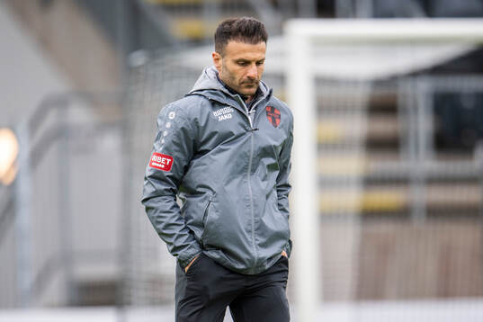 Nordic Uniteds tränare Steven Younan